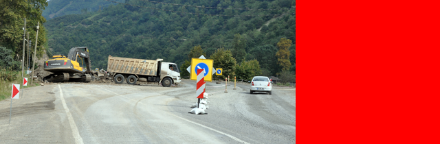 Yol Çalışmaları Sürüyor