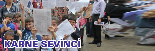 Öğrenciler Karne Aldı