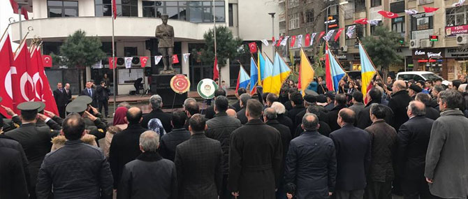 canakkale-sehitleri-anildi2-001.jpg