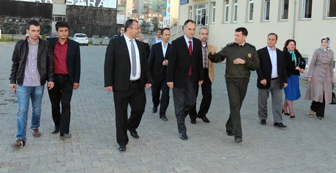 AK Parti'nin Hedefi Karış karış Dolaşmak 12