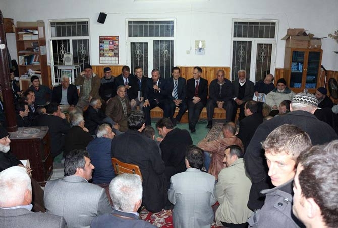 AK Parti'nin Hedefi Karış karış Dolaşmak 6