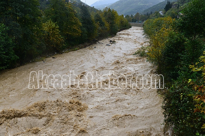 Akçaabat'ta Tarihi köprü yıkıldı 8