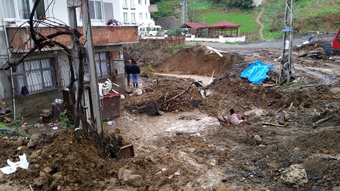 Akçaabat'ta Sağanak Hasara Neden Oldu 4