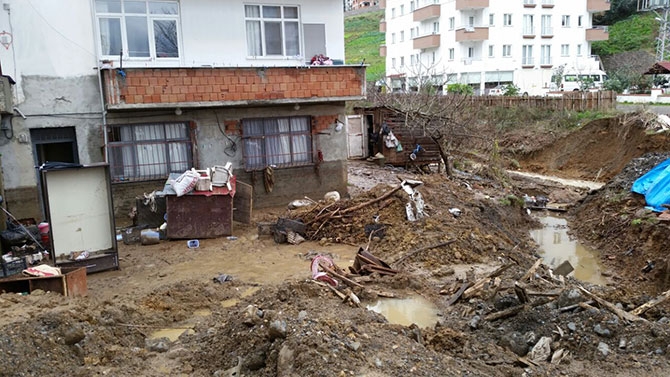 Akçaabat'ta Sağanak Hasara Neden Oldu 5