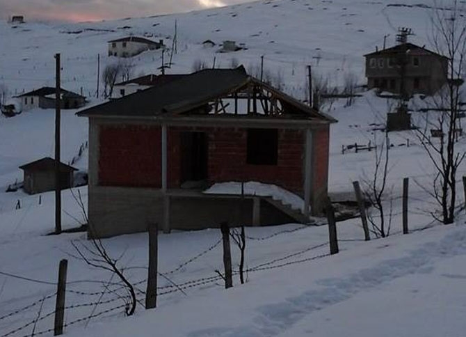 Rüzgar Yıktı Geçti 1