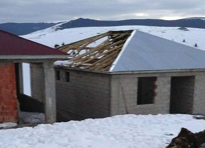 Rüzgar Yıktı Geçti 4