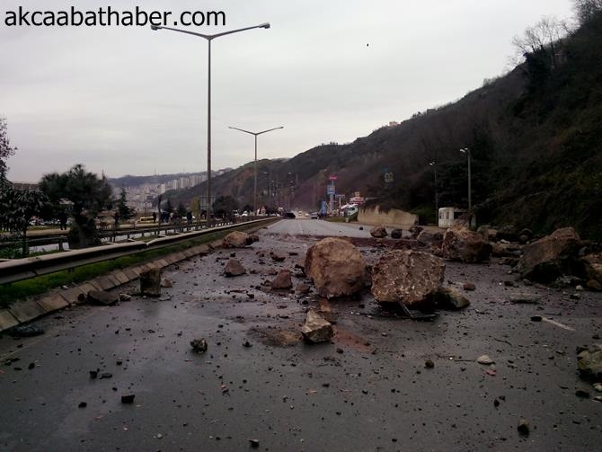 Akyazı'da Heyelan 22