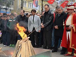 Akçaabat’ta Nevruz, adına yakışır bir şekilde kutlandı.