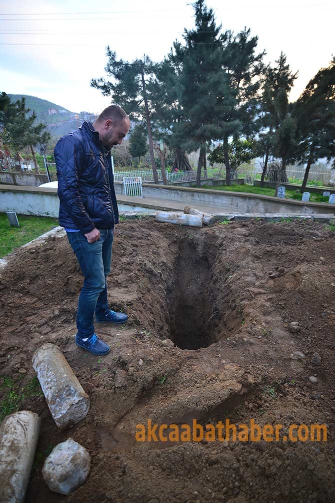 Defineciler Tarihi Mezarı Kazıdılar 7