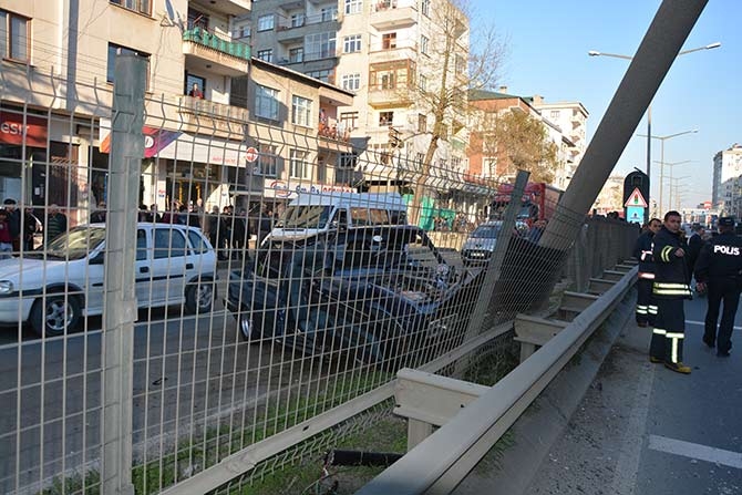 Akçaabat'ta meydana gelen trafik kazasında 3 kişi yaralandı. 1