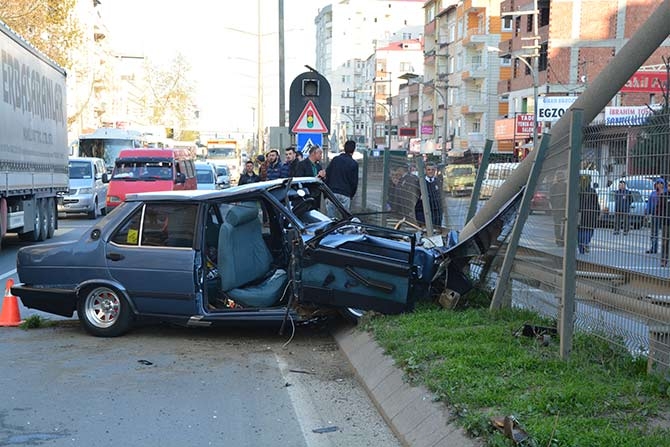 Akçaabat'ta meydana gelen trafik kazasında 3 kişi yaralandı. 4
