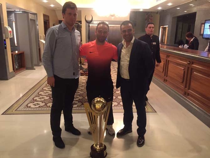 Şampiyon Yurda Döndü 1