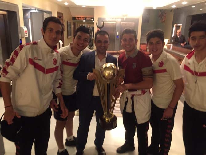 Şampiyon Yurda Döndü 5