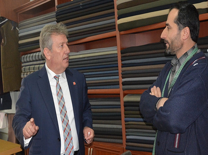 Haluk Pekşen, Akçaabat’ta esnaf ziyaretinde bulundu. 1