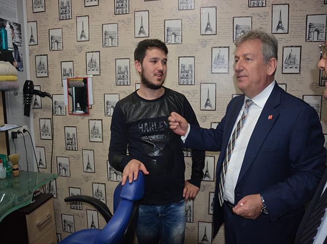 Haluk Pekşen, Akçaabat’ta esnaf ziyaretinde bulundu. 6