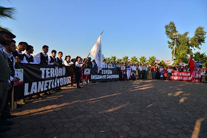 Sessiz Festivalde Afişle Terör Lanetlendi. 31