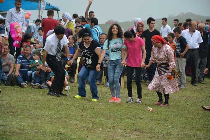 Sise Rağmen Horon Durmadı 17