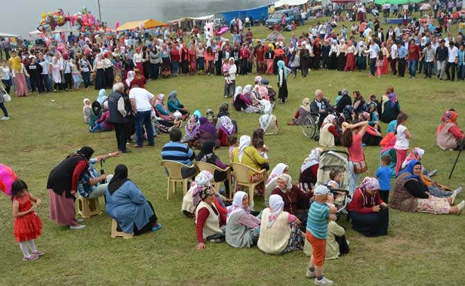 Sise Rağmen Horon Durmadı 23