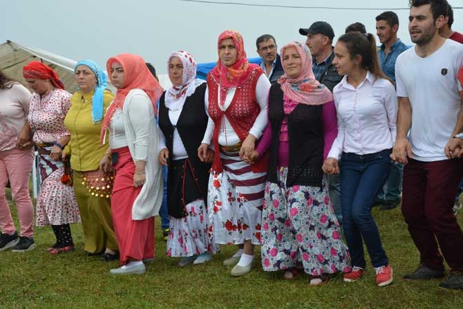 Sise Rağmen Horon Durmadı 39