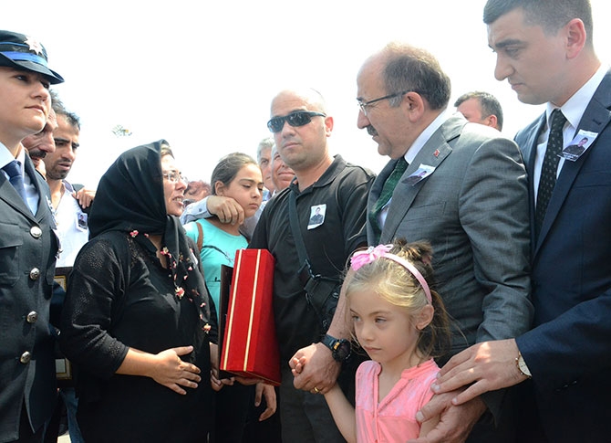 Trabzon şehidini ebediyete uğurladı 3