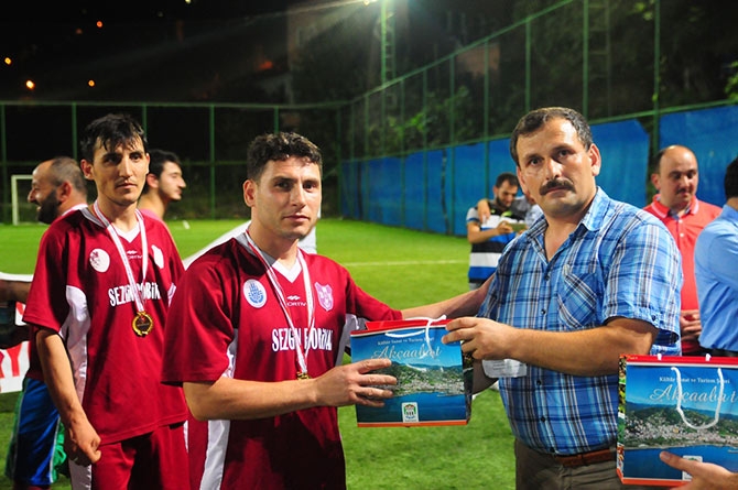 Kirazlık-Koçlu Mahallesi Yaz Futbol Turnuvası sona erdi. 15