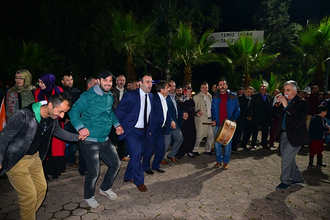 AK Parti Zaferi Kutluyor 12