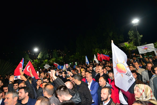 AK Parti Zaferi Kutluyor 15