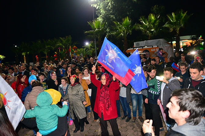 AK Parti Zaferi Kutluyor 9