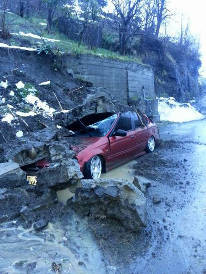 Adacık'ta Duvar Yıkıldı 2