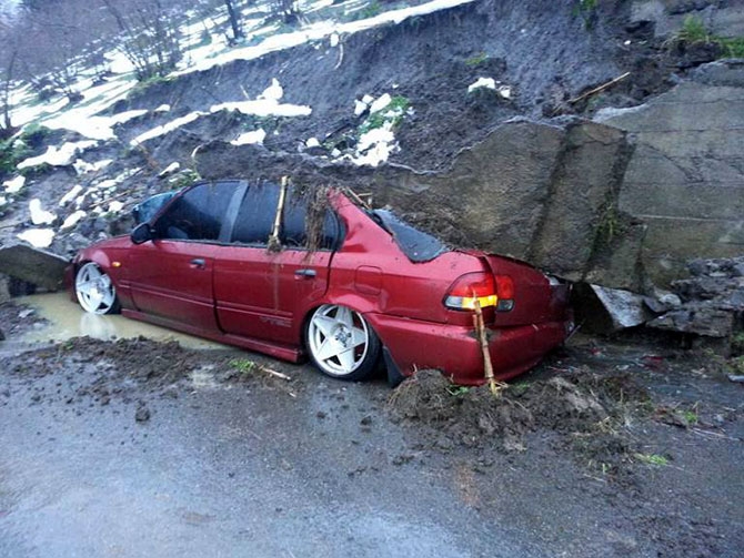 Adacık'ta Duvar Yıkıldı 3