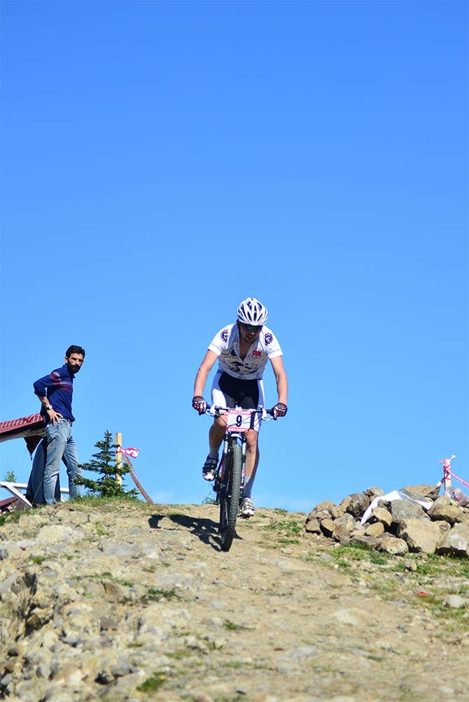 Yarışlar Nefes Kesti 1