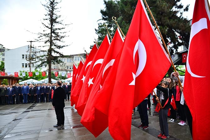 Gençlik ve Spor Bayramı çeşitli etkinlikler ile kutlandı. 1