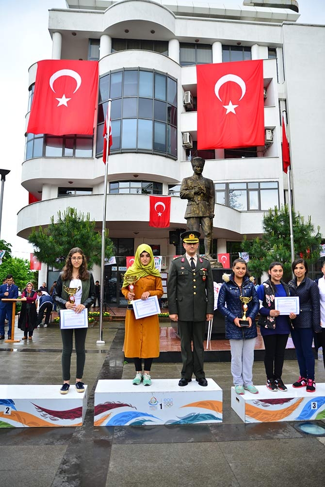 Gençlik ve Spor Bayramı çeşitli etkinlikler ile kutlandı. 10