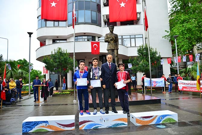 Gençlik ve Spor Bayramı çeşitli etkinlikler ile kutlandı. 14