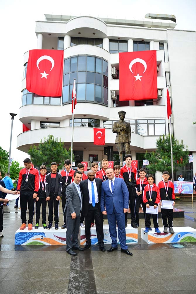 Gençlik ve Spor Bayramı çeşitli etkinlikler ile kutlandı. 16
