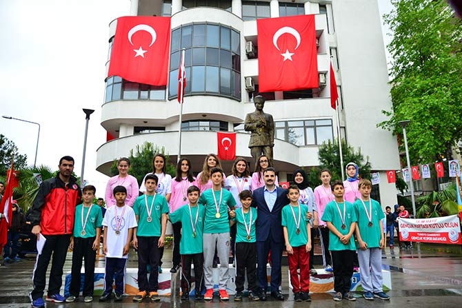 Gençlik ve Spor Bayramı çeşitli etkinlikler ile kutlandı. 20