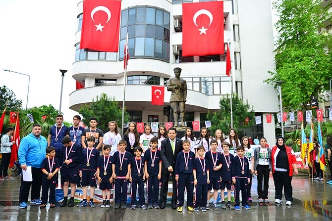 Gençlik ve Spor Bayramı çeşitli etkinlikler ile kutlandı. 23