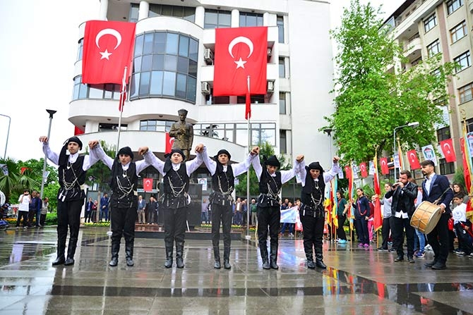 Gençlik ve Spor Bayramı çeşitli etkinlikler ile kutlandı. 24