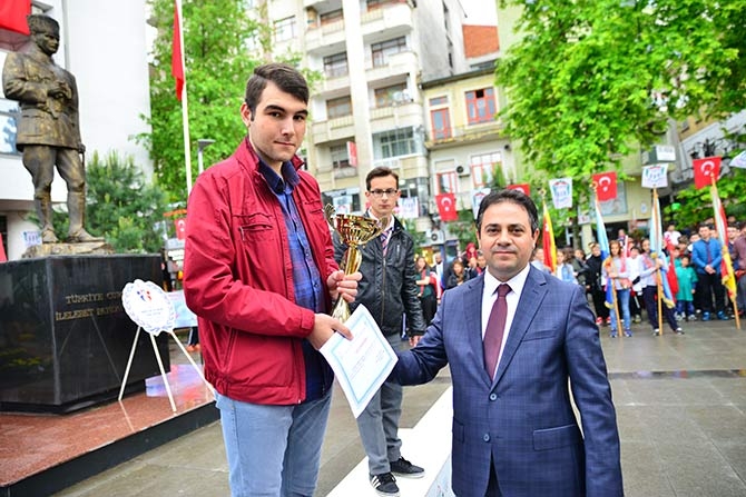 Gençlik ve Spor Bayramı çeşitli etkinlikler ile kutlandı. 5