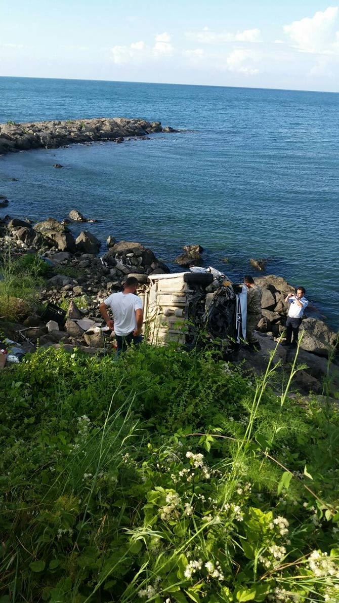 Araç Denize Uçtu 4