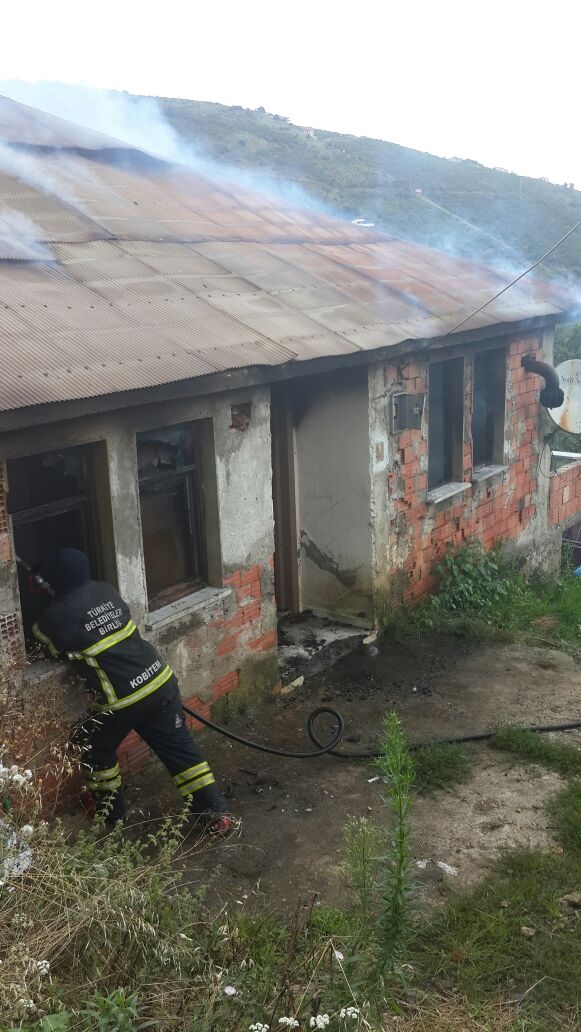 Her şey Yandı Bir Tek O... 7