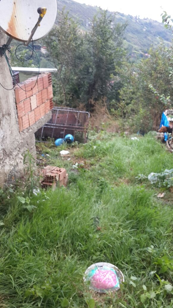 Her şey Yandı Bir Tek O... 8