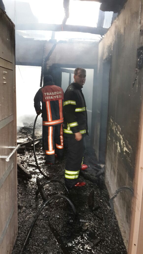 Her şey Yandı Bir Tek O... 9