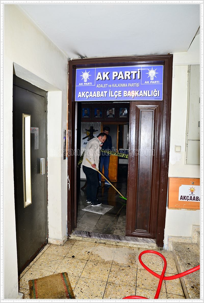 AK Parti'de Yangın 1