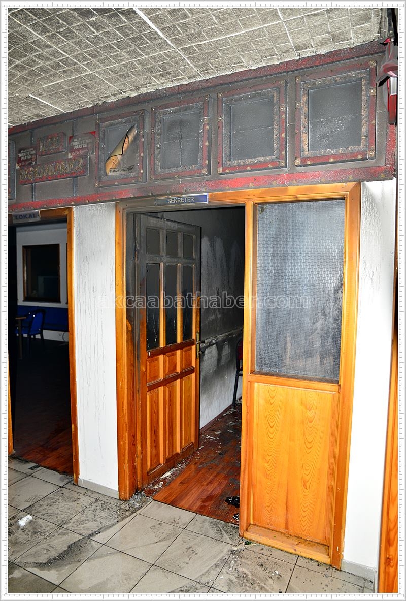 AK Parti'de Yangın 16