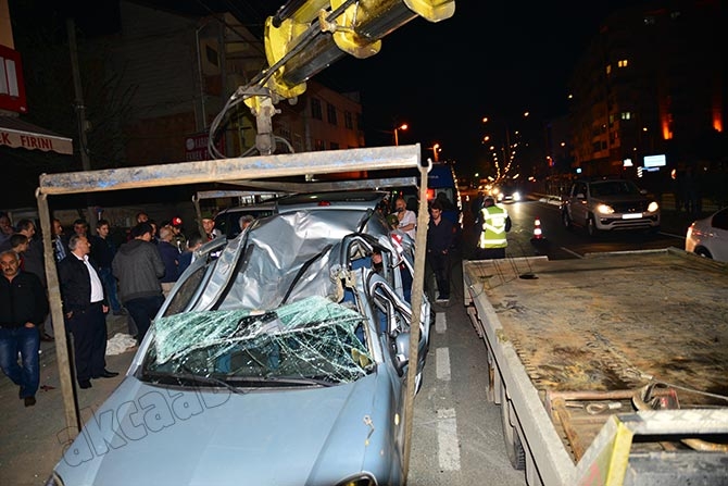 Akçaabat'ta Feci Kaza 1 Ölü 3 yaralı 5