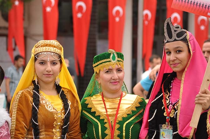 Festival Sürüyor 1