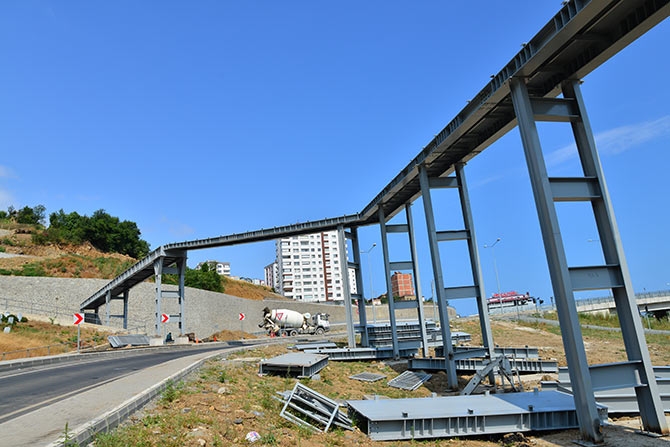 Yapılmadan Tartışılan Üst Geçit 7