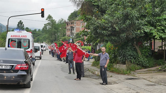 Bayraklarla Karşılandı 8