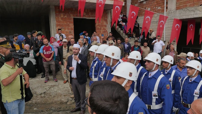 Bayraklarla Karşılandı 9